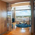فندق Sky 5*