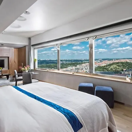 Sky Hotel 5*