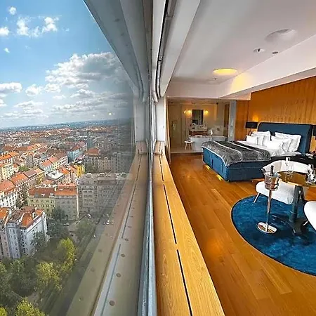 Sky 5* Prag