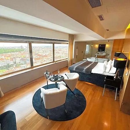 Sky Otel Prag